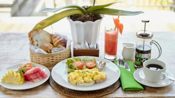 Daily full breakfast (IDR 100000 per person)