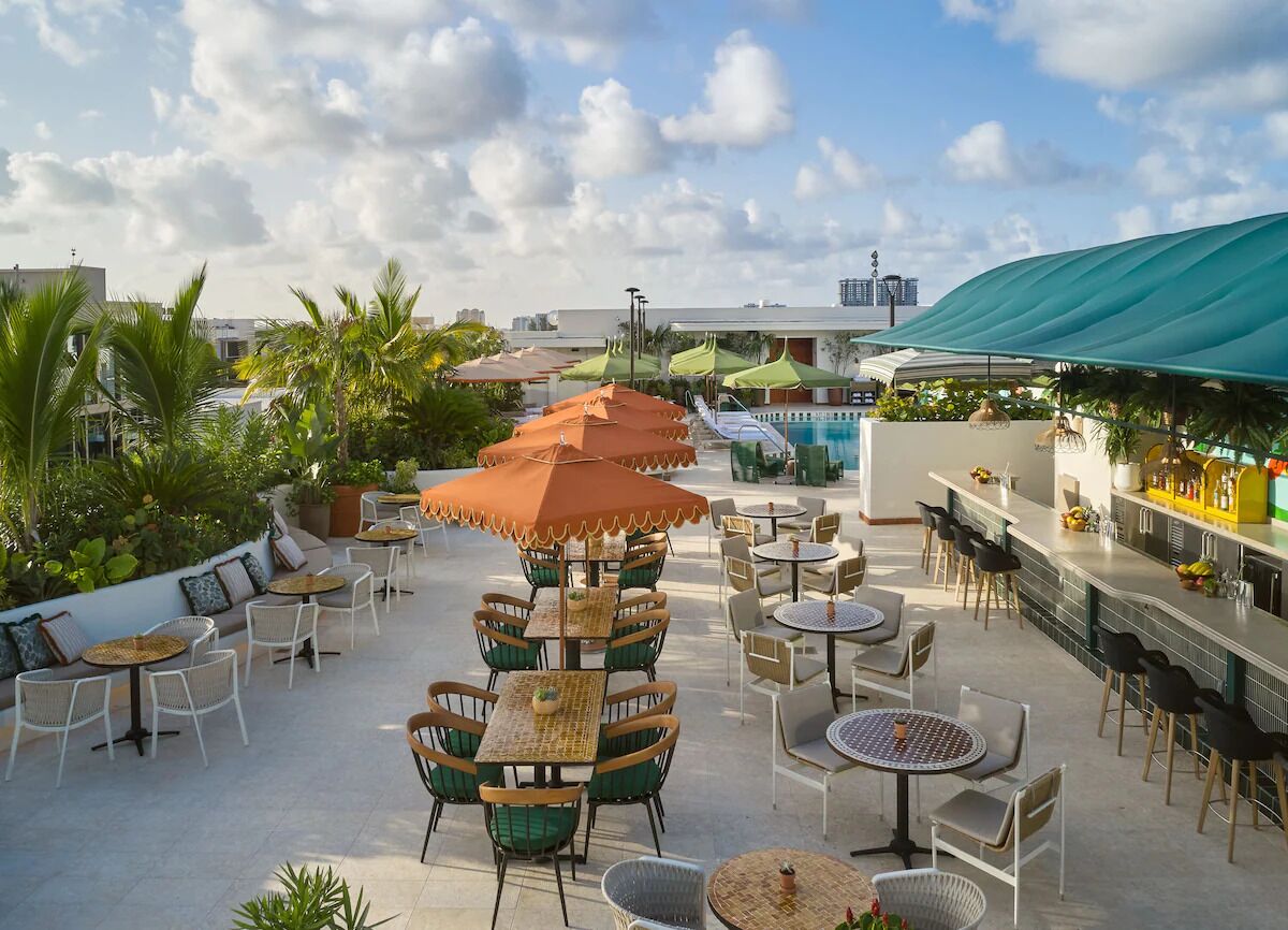 Stylish Miami Stays: 4 Units w/ Rooftop Luxury & Dining | Bike Tour Available