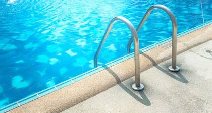 Brain B Hotel and Suites