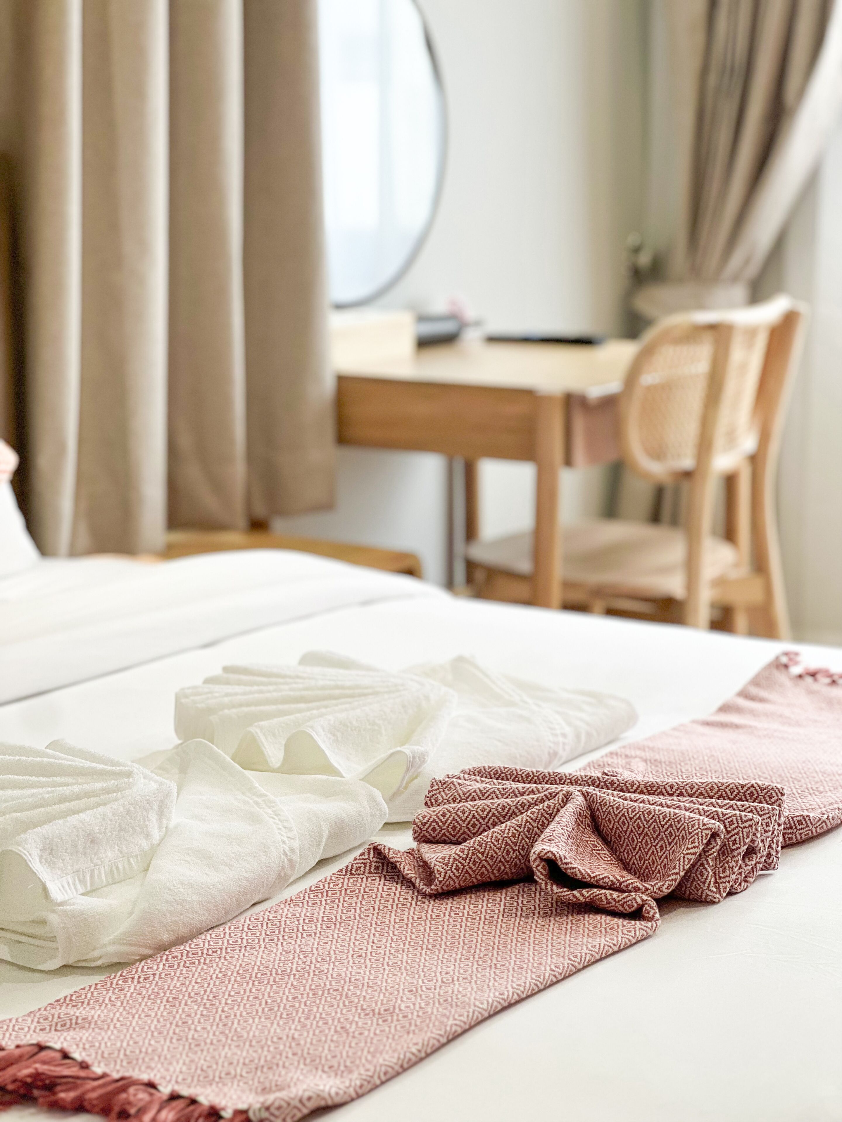 Deluxe-Zimmer, 1 King-Bett, Nichtraucher | Zimmersafe, individuell dekoriert, individuell eingerichtet