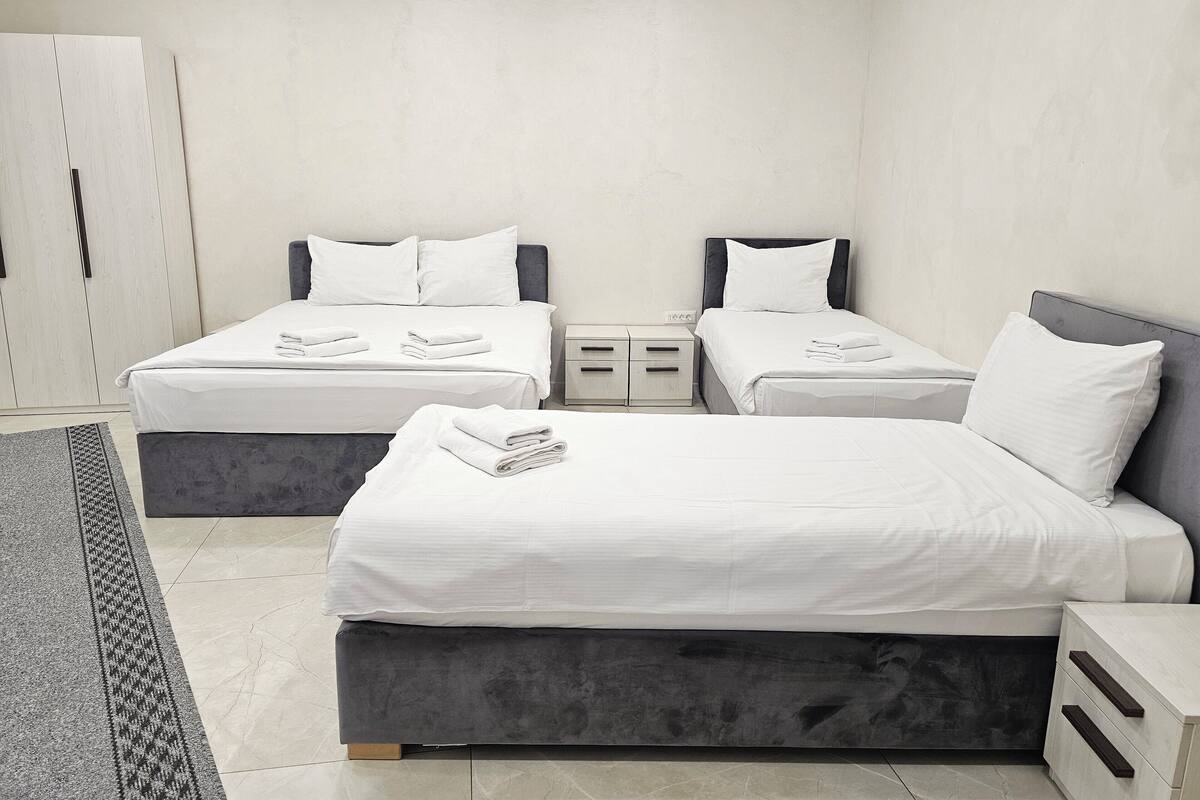 Grand Studio | Free WiFi, bed sheets