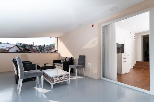 Luxury Studio | Terrace/patio