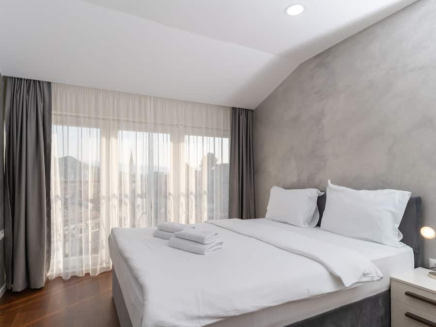 Free WiFi, bed sheets