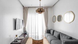 Luxury Room | 1 bedroom, soundproofing, WiFi (free), bed sheets - Meethaq Hotels Jabi (Abuja)