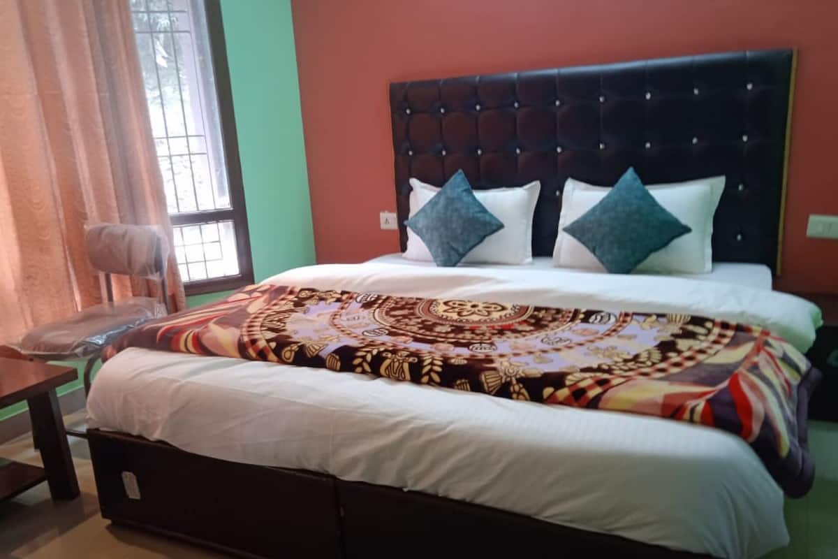 Family Room | In-room safe, WiFi (free), bed sheets