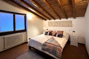 1 camera, Wi-Fi, lenzuola