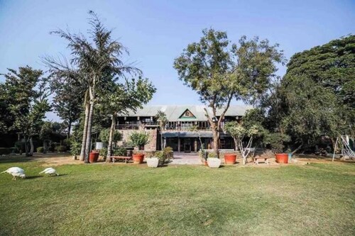 Chopra Farms Gurgaon-Private 5bhk Farm Villa

