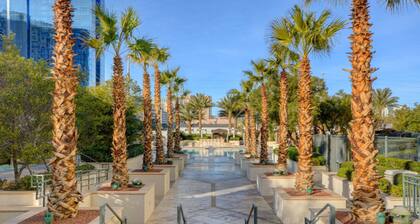 MGM Signature-29-804 Penthouse Jacuzzi Studio