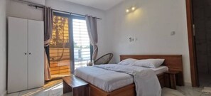 3 bedrooms, iron/ironing board, free WiFi, bed sheets