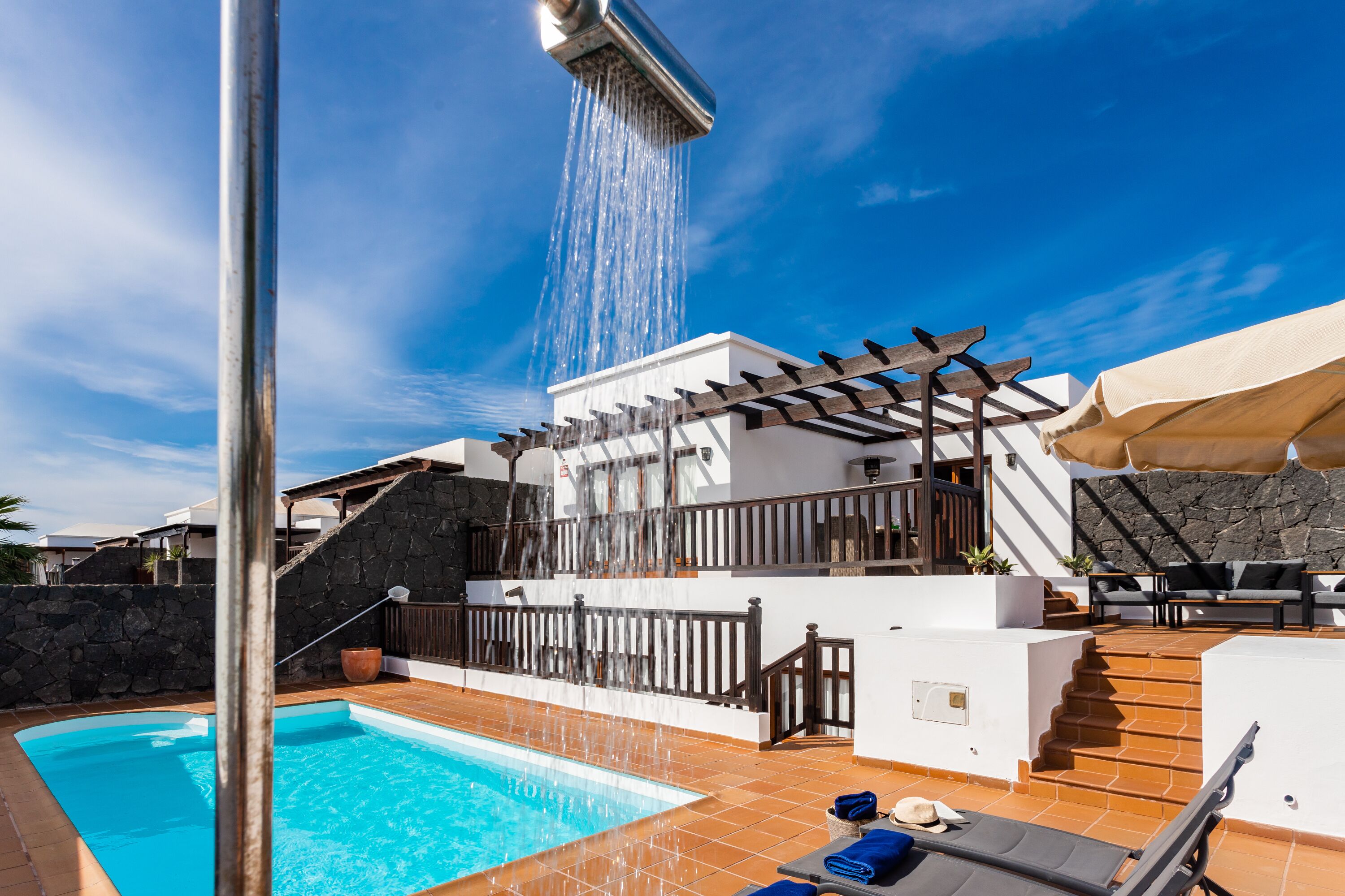 屋外プール、温水プール