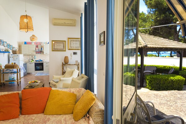 Villa Standard, plusieurs chambres, 2 salles de bains (Villetta Sirena Near The Beach) | Coin séjour