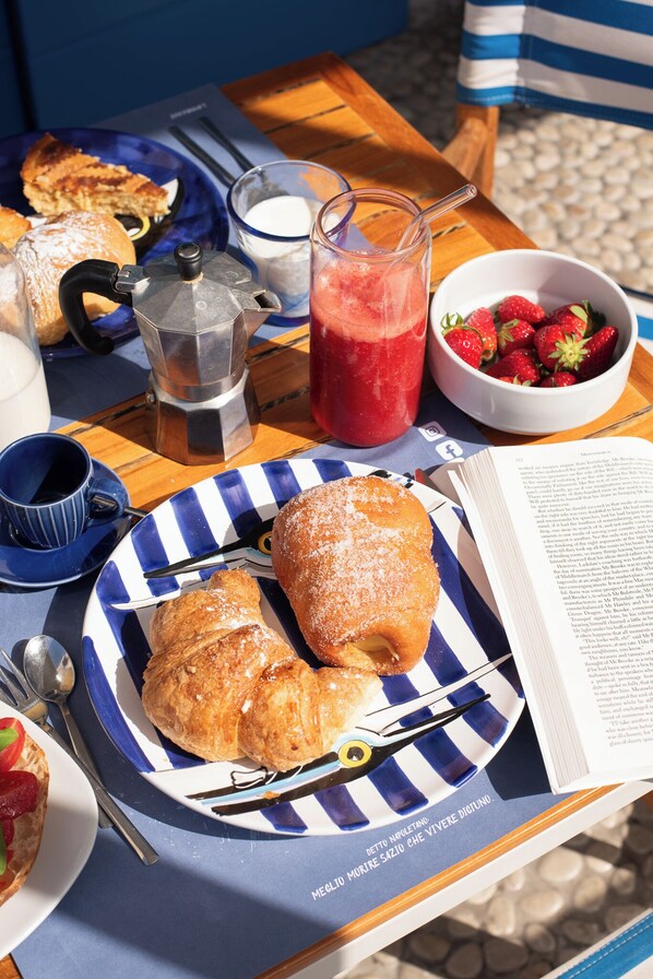 Desayuno buffet incluido todos los días 