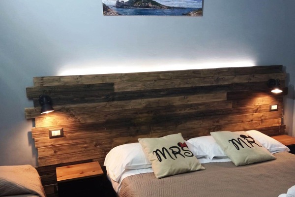 City Triple Room | Frette Italian sheets, premium bedding, free WiFi