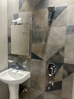 Artículos de tocador gratuitos, toallas, jabón, papel higiénico