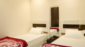 Quarto standard | Quartos à prova de som, Wi-Fi de cortesia, roupa de cama