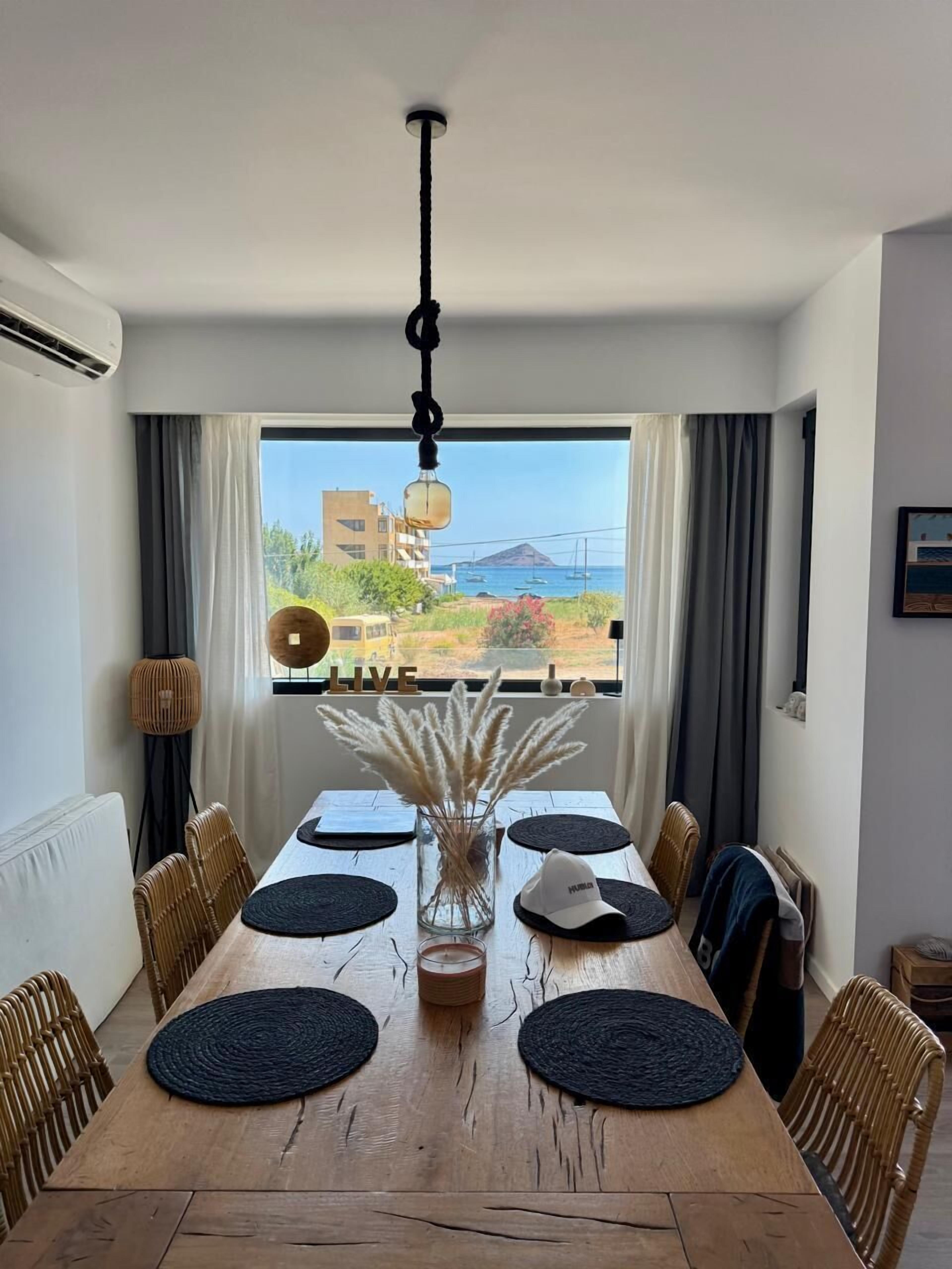 Classic House | Ruang tamu | TV skrin rata 