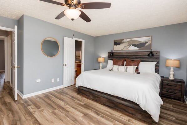 2 bedrooms, desk, iron/ironing board, travel cot