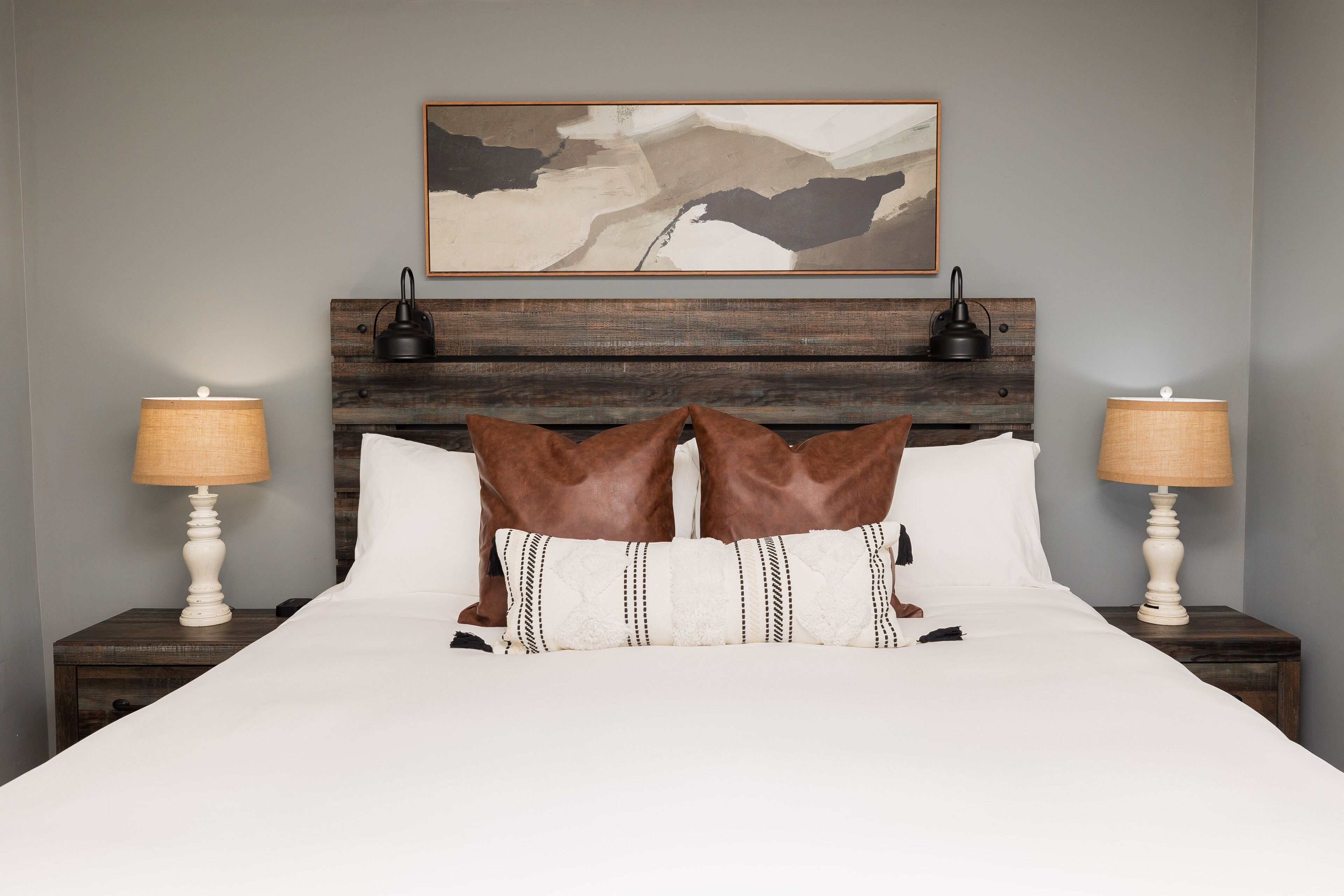 2 室のベッドルーム、デスク、アイロン / アイロン台、旅行用ベビーベッド