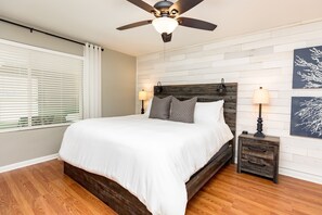 3 soverom, strykejern/-brett, reiseseng for barn og wi-fi (inkludert)