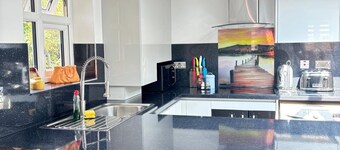 Cozy 2 Bed Property in High Wycombe Tn