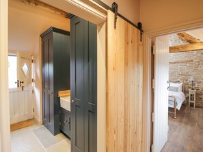 Shower - Meadow Barn (Leominster)