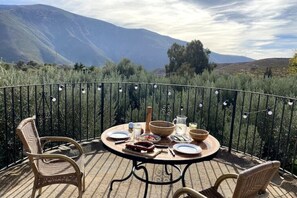 تناول الطعام �بالخارج