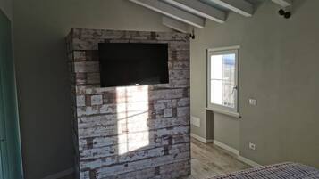 2 Schlafzimmer, Schreibtisch, Reisekinderbett, kostenloses WLAN