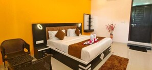 Deluxe Double Room | Individually decorated, free WiFi, bed sheets - Darshan Villa (Udaipur)