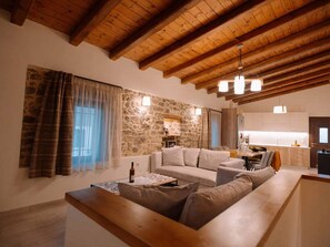Living area - "mesostrati Manor House" (Archanes-Asterousia)