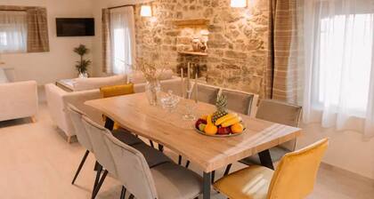 "mesostrati Manor House"