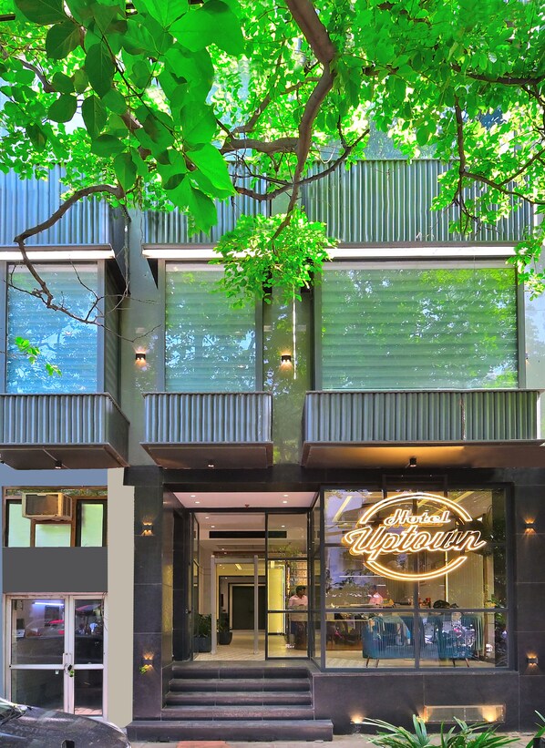 Exterior - Hotel Uptown - By La Exito Hotels (New Delhi)
