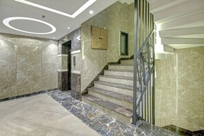 42-inch Smart TV with cable channels - Hotel Uptown - By La Exito Hotels (New Delhi)