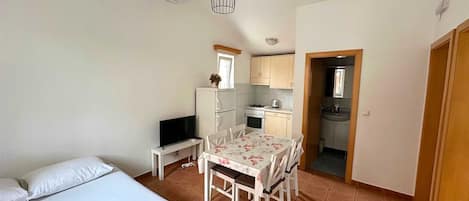 2 makuuhuonetta, ilmainen Wi-Fi, vuodevaatteet