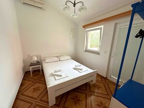 2 bedrooms, free WiFi, bed sheets - Apartment on ground floor with two bedrooms (Novalja)