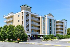 Exterior - Larger Two Bedroom Bay View Condo with Pool (Ocean City)