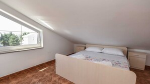 Room - Apartment with sea view (Novalja)