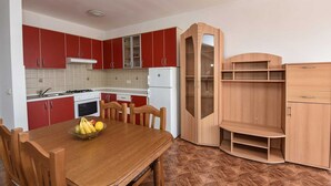 Private kitchen - Apartment with sea view (Novalja)