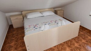 Uklassifisert bilde, 3 av 9, knapp