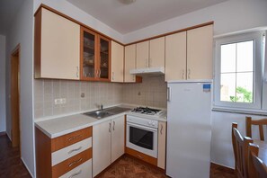 Microwave - Apartment with two bedrooms (Novalja)