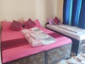 Bed sheets - Hotel Vivek Palace and Restaurant (Rajgarhi)