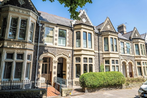 Pontcanna Sapphire-Cardiff City Centre