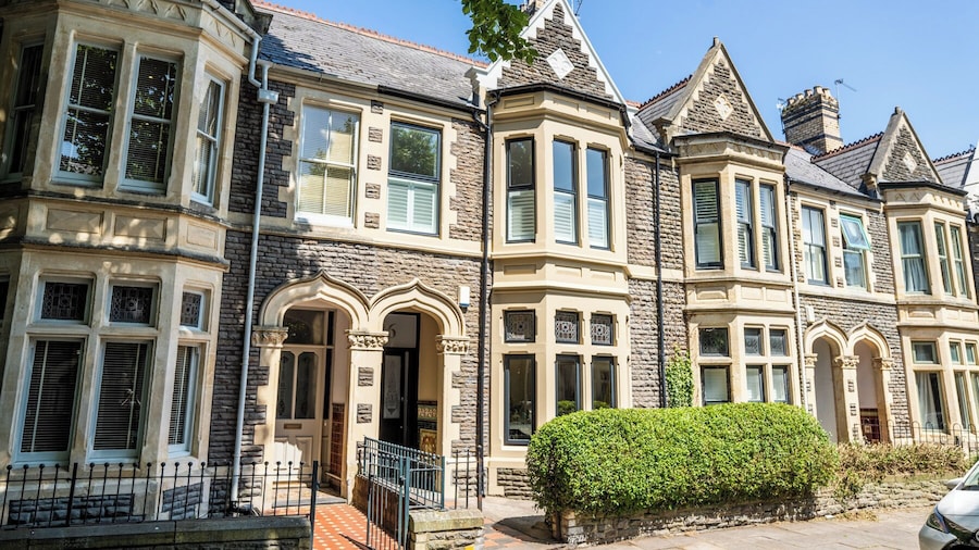 Pontcanna Sapphire-Cardiff City Centre