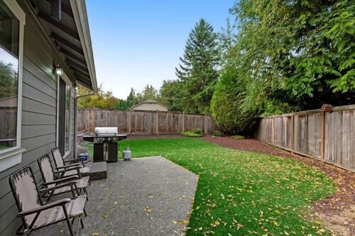 Pet Friendly and Spacious Valley View Family Home