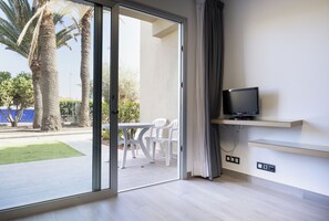Bungalow, 2 habitaciones | Terraza o patio
