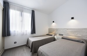 Bungalow, 2 habitaciones | Caja de seguridad en la habitación, escritorio y wifi gratis