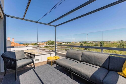 Twin Palms | Ocean View Poolside Paradise