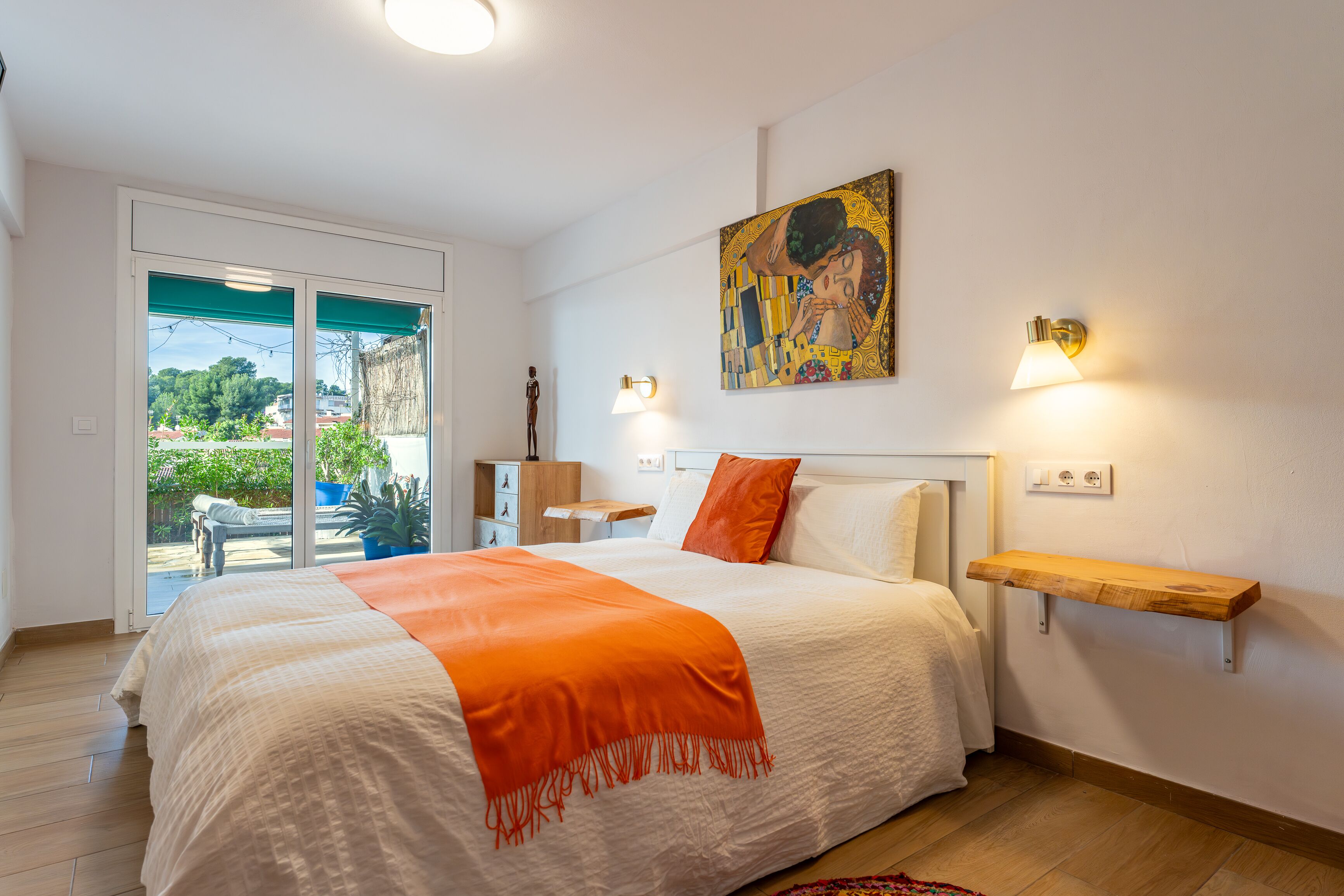 2 slaapkamers, een strijkplank/strijkijzer, wifi, beddengoed