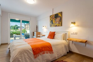 2 chambres, fer et planche à repasser, Wi-Fi, draps fournis