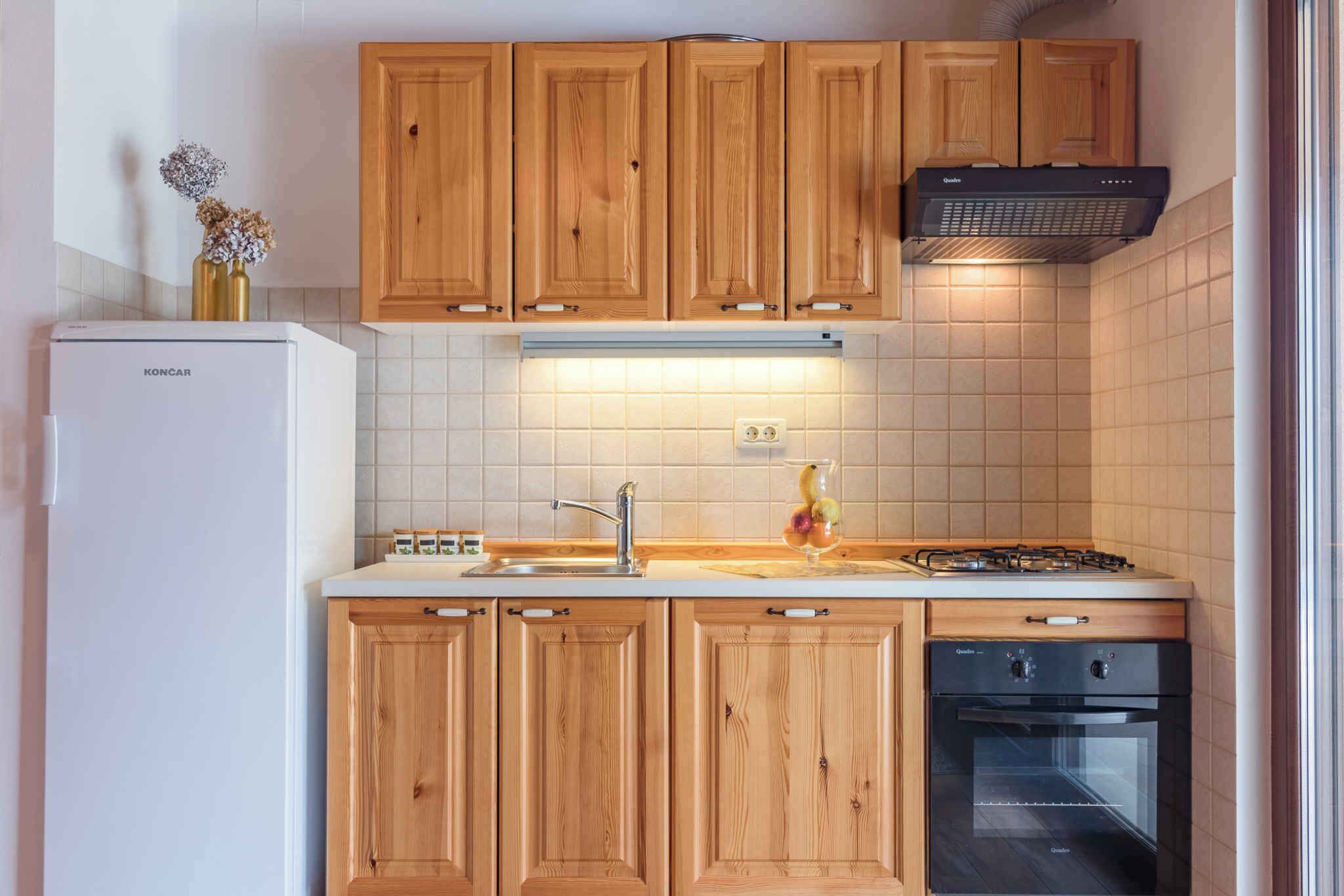 Refrigerador, horno, parrilla de estufa y lavavajillas 