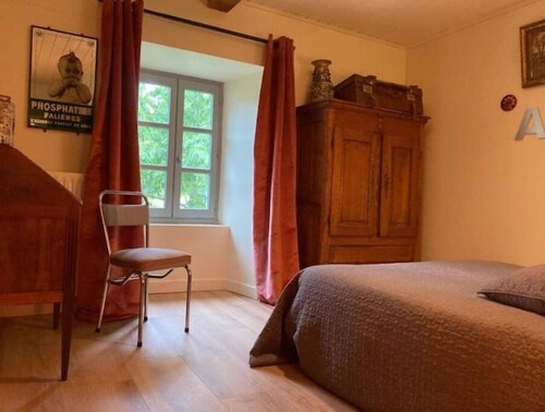 Corps de Ferme pour 10 personnes                                         .